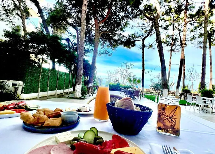 Andi Hotel Kryemedhej